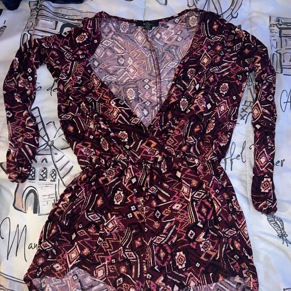 Patterned Romper - Picture 3 of 3